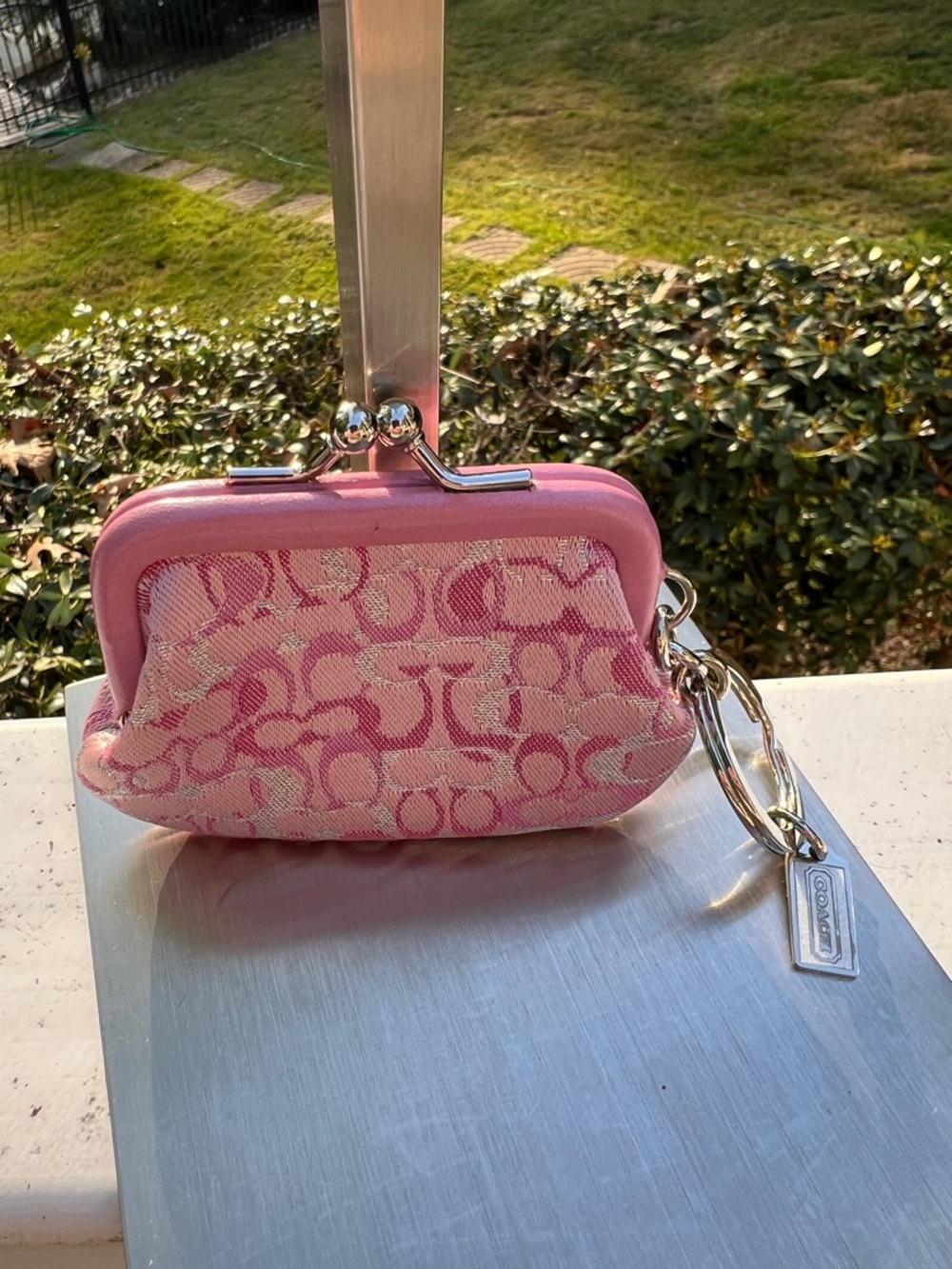 Coach Vintage Ltd. Ed Optic Lurex Mini Pink Signature Kisslock Coin Purse RARE - Picture 3 of 16